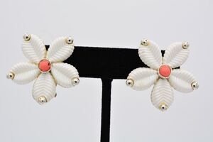 Marboux Vintage Clip Earrings Flower White Lucite Cabochon Signed 1980s BinAV